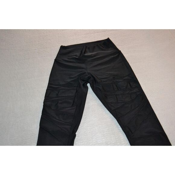 25418 Lululemon Gym Pants Leggings Capris Workout Black Polyester Size 4 Womens - Picture 3 of 7